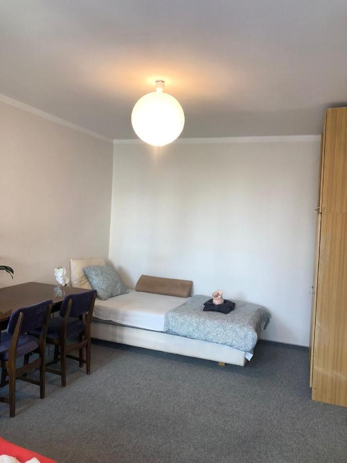 Comfortable 3 Bedroom Rental Unit With A Cozy Balcony In Center Varsóvia Exterior foto
