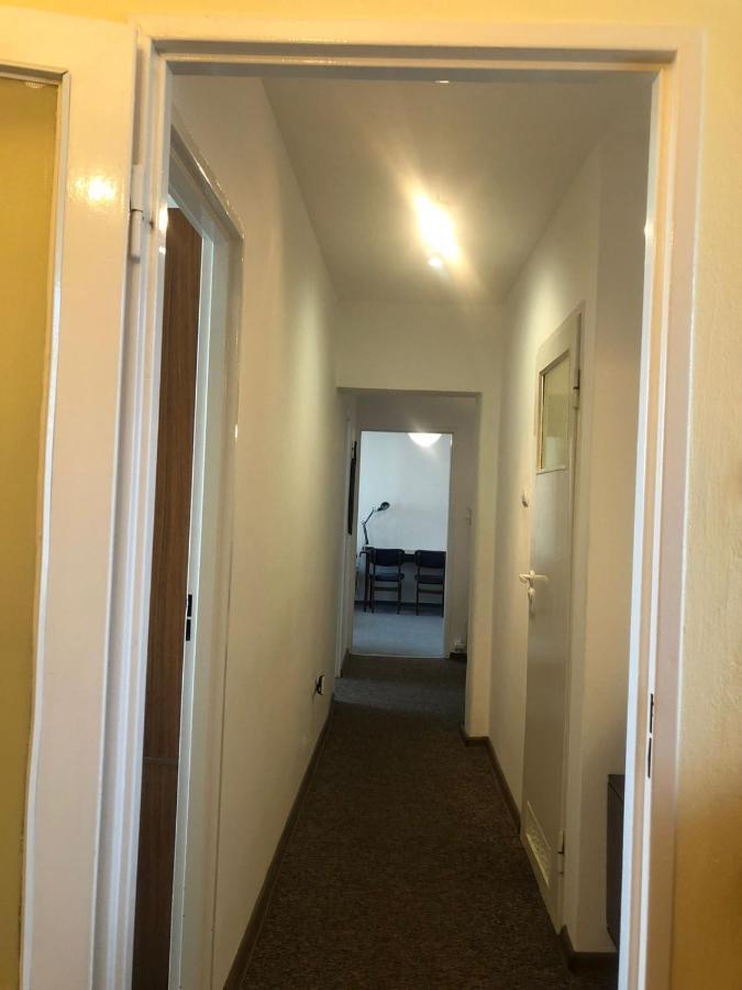 Comfortable 3 Bedroom Rental Unit With A Cozy Balcony In Center Varsóvia Exterior foto