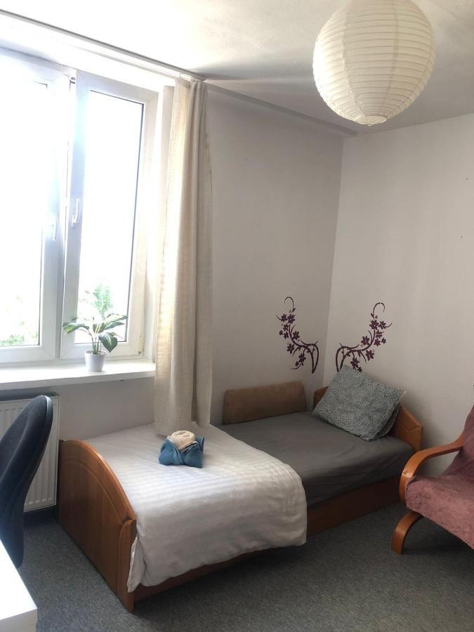 Comfortable 3 Bedroom Rental Unit With A Cozy Balcony In Center Varsóvia Exterior foto