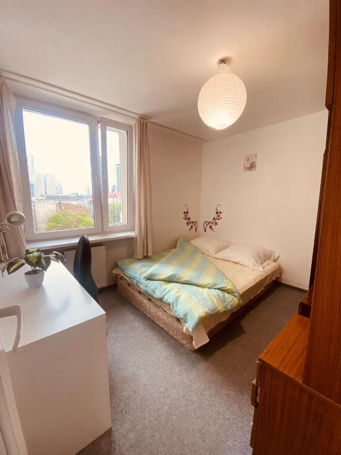 Comfortable 3 Bedroom Rental Unit With A Cozy Balcony In Center Varsóvia Exterior foto